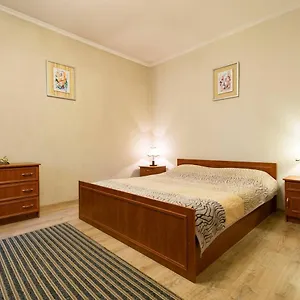 https://nadezhda-apartment-on-nauryzbay-batyra-37-1.hotels-of-almaty.com